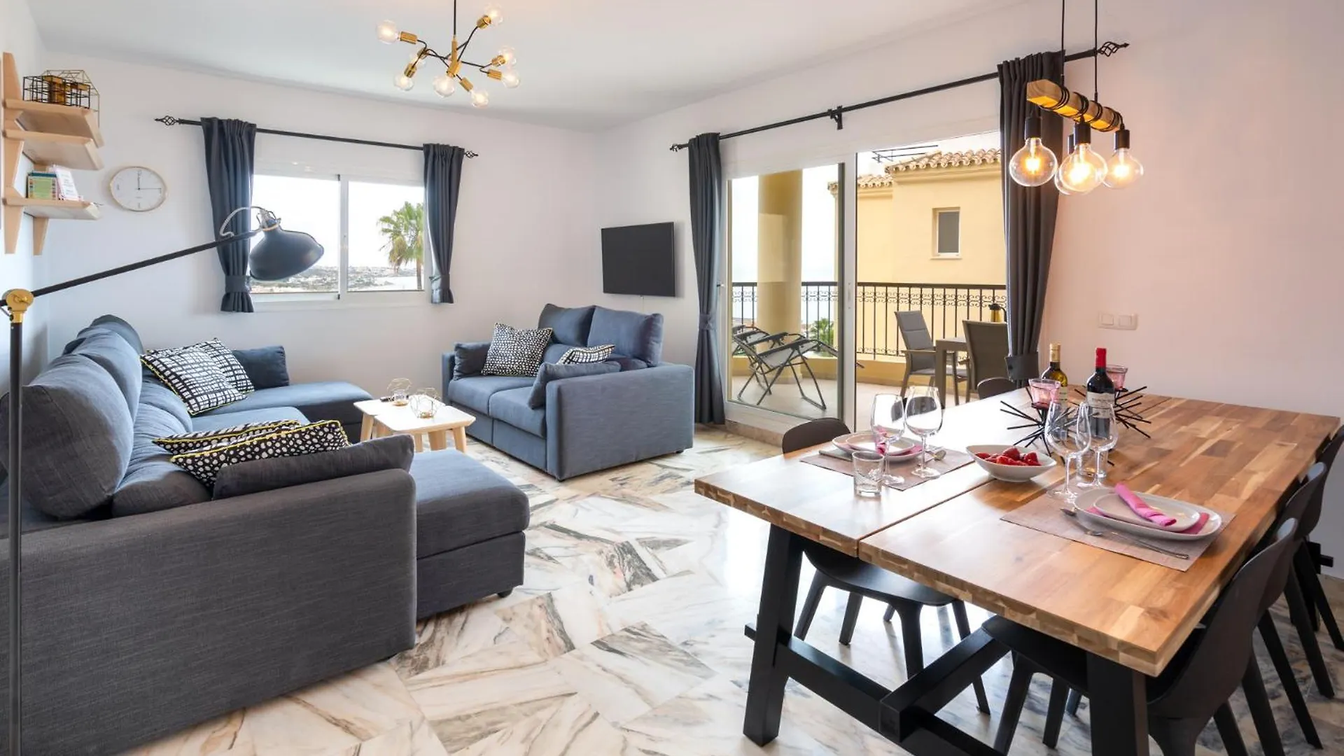 Lets In The Sun - La Cala De Mijas - Apartments With Sea Or Pool Views