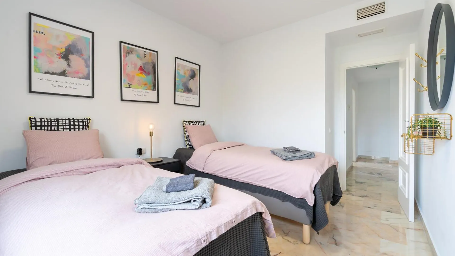 Lets In The Sun - La Cala De Mijas - Apartments With Sea Or Pool Views