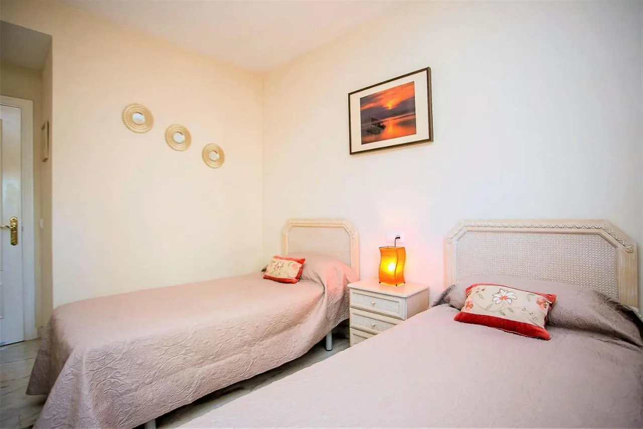 Lets In The Sun - La Cala De Mijas - Apartments With Sea Or Pool Views 0*,  Španělsko