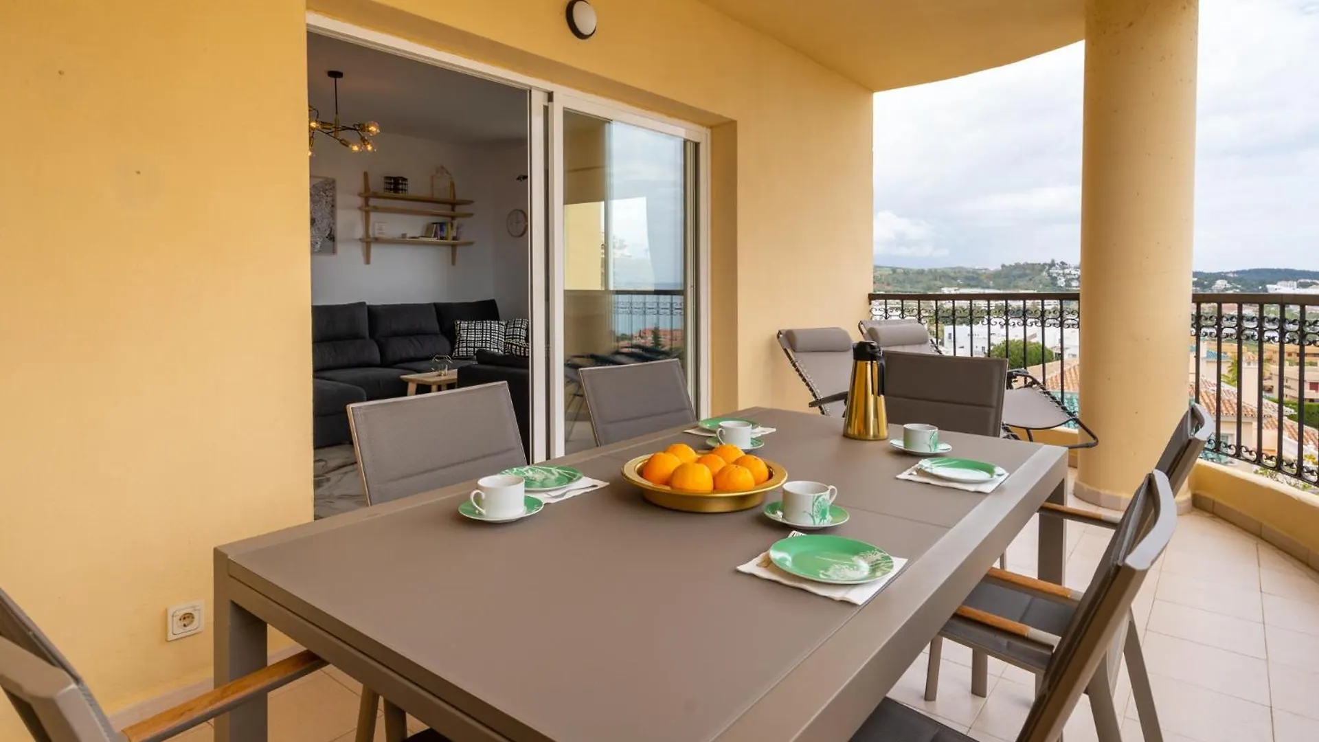 Lets In The Sun - La Cala De Mijas - Apartments With Sea Or Pool Views