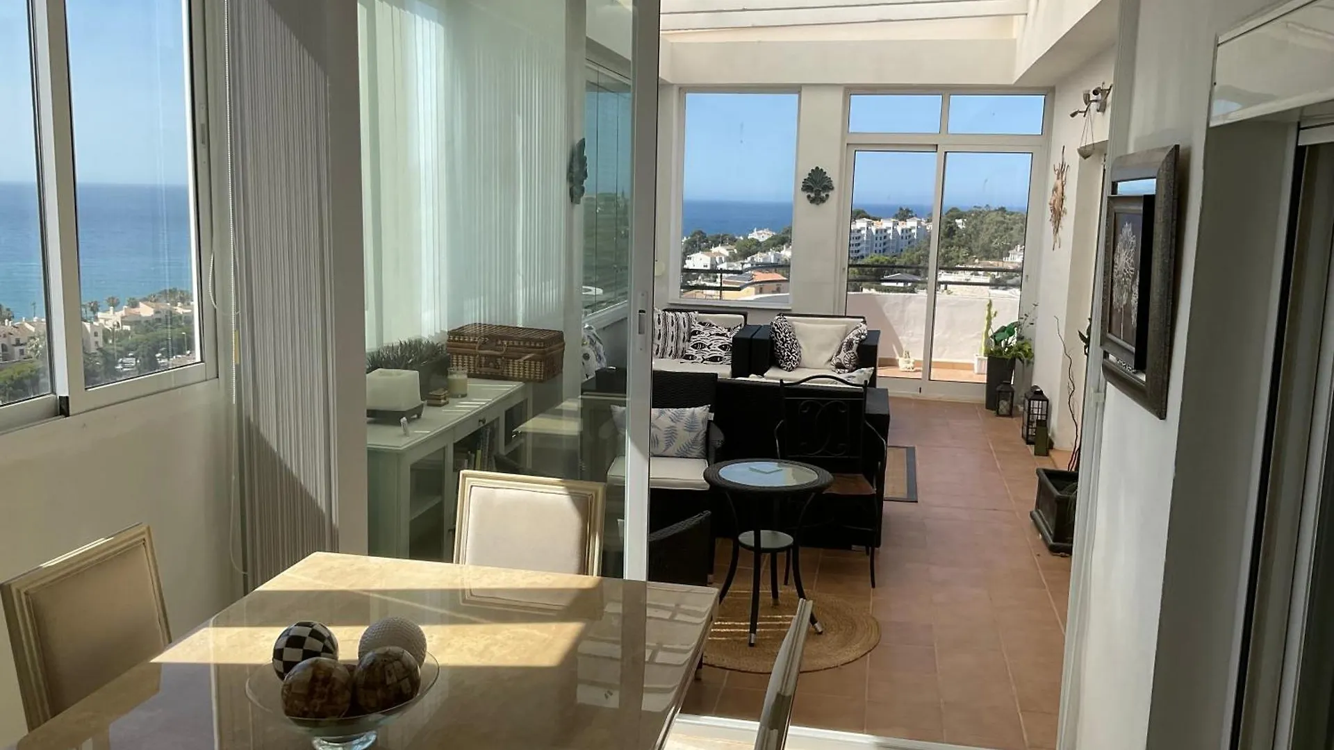 Lets In The Sun - La Cala De Mijas - Apartments With Sea Or Pool Views